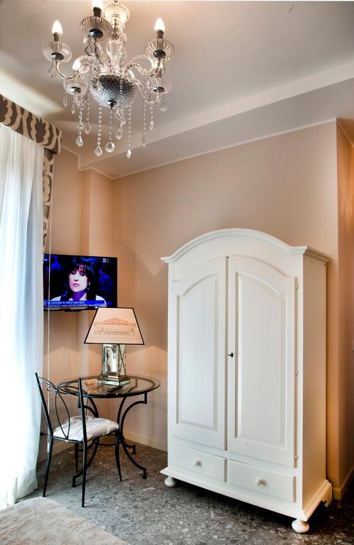 ポルタ ディ メッツォラ グジュアリー B&B タオルミーナ 部屋 写真